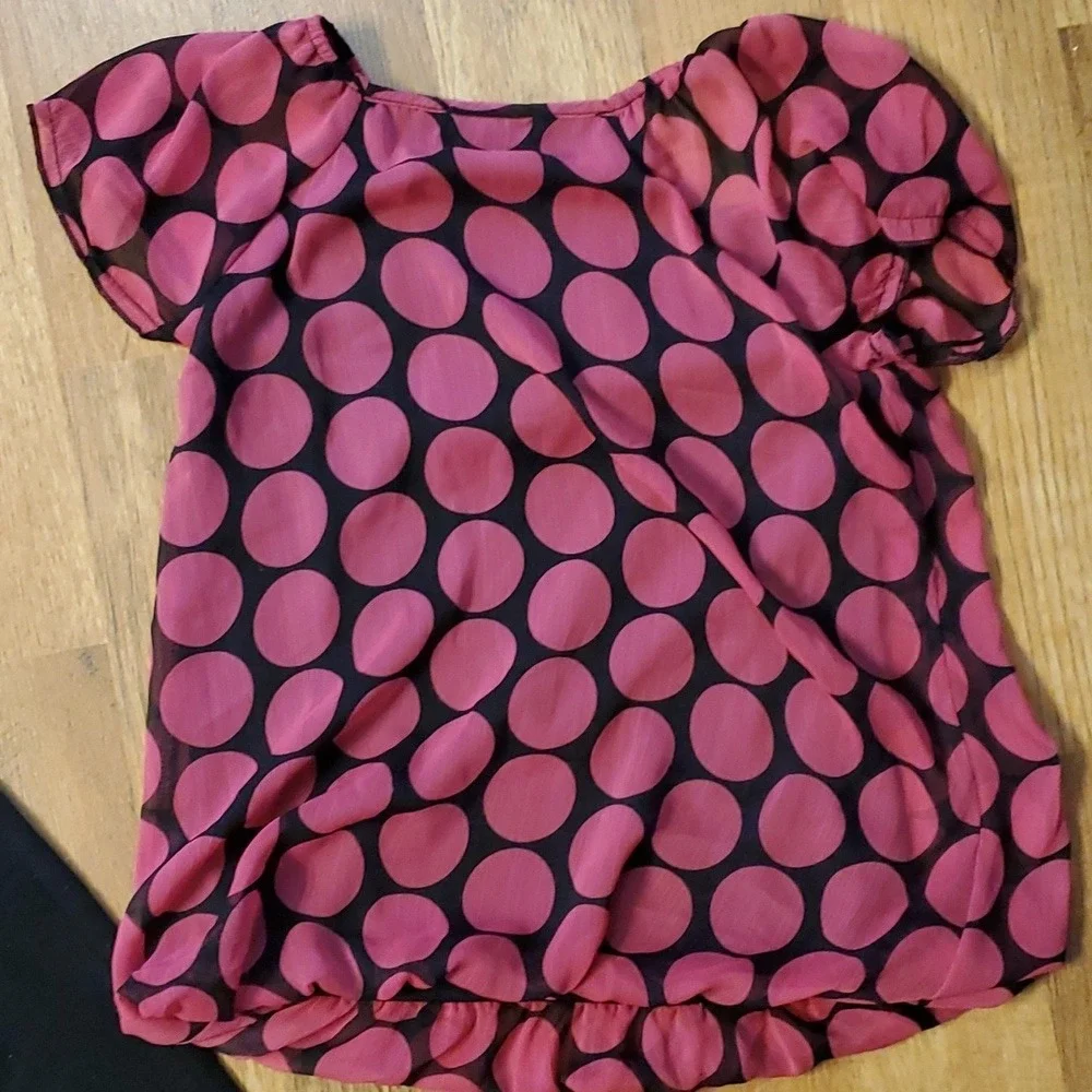 Tempted Pink‎ Polka Dot Sequin Flowy Top with Black Cherokee Pants Outfit